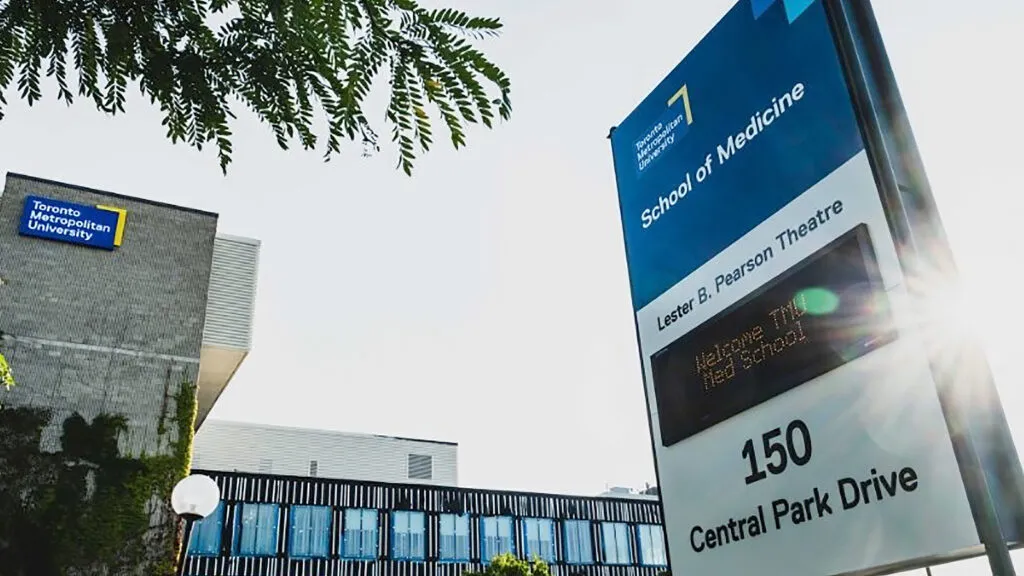 À Brampton, une nouvelle faculté forme les médecins de famille de demain